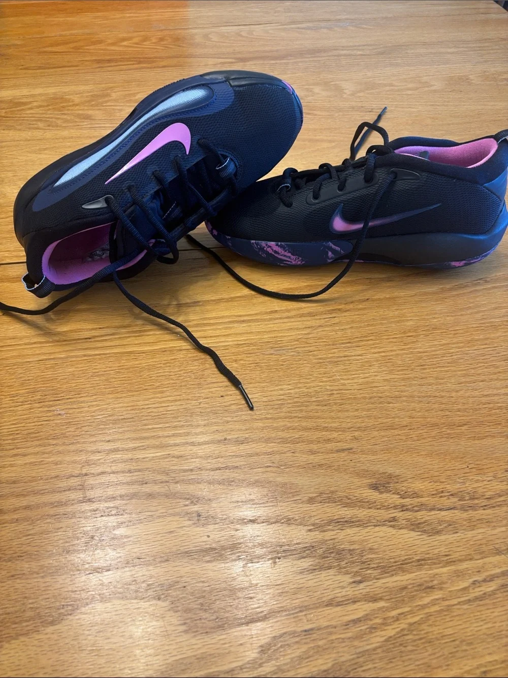 Nike Youth Isofly Black Sneakers with Pink Accents